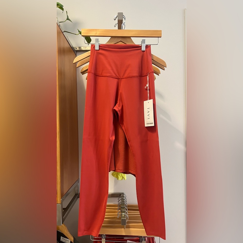 Red High-Waisted Leggings Tavi
